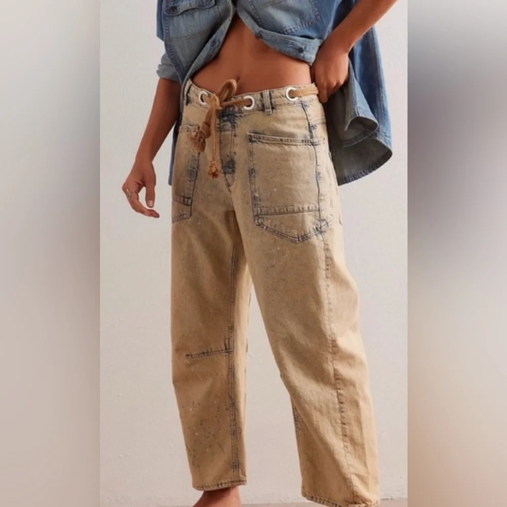 Free People, We the Free Moxie Barrel Jeans,  washed, never worn  size 26 Cowby